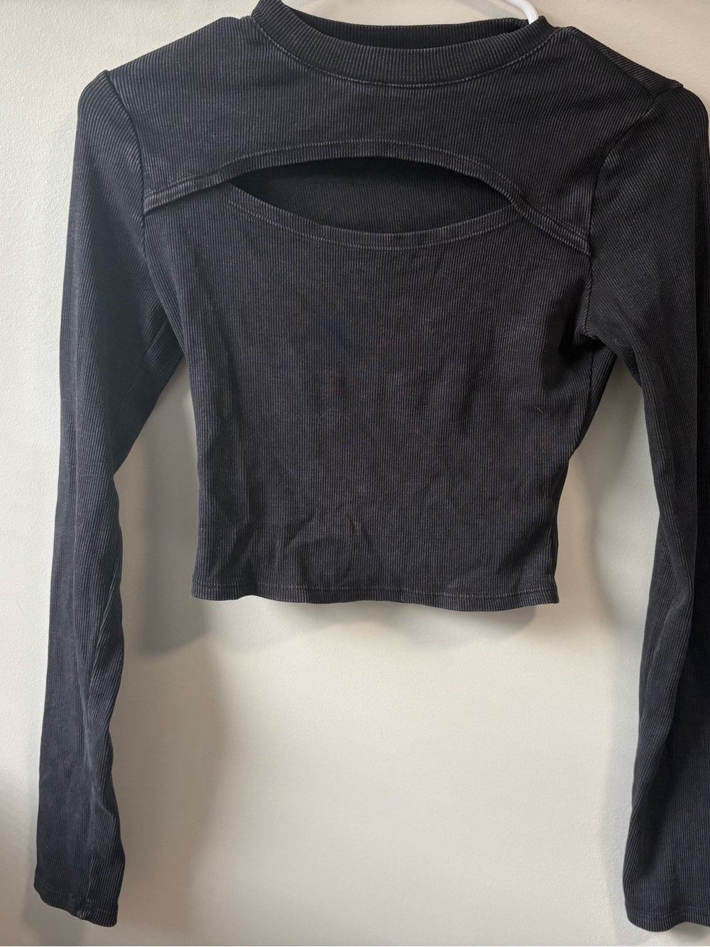Black Ribbed Long-Sleeve Crop Top with Front Keyhole - Women